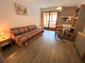 Studio 4 Couchages avec Balcon en Centre-Ville, Proche Remontées et Thermes – Brides-les-Bains - FR-1-512-69